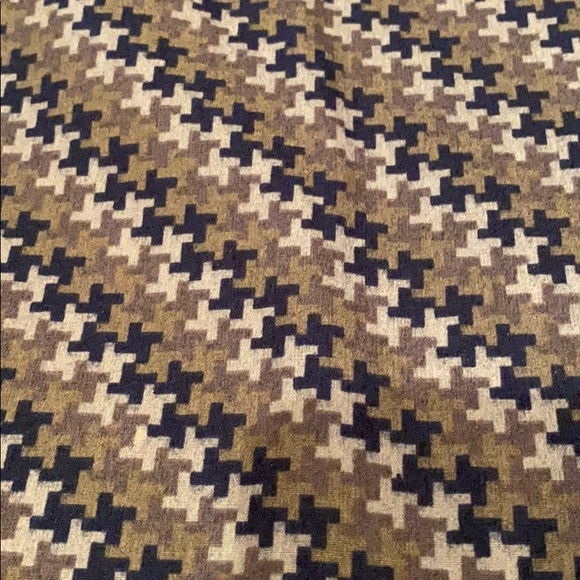 Button down - Picture 3 of 3